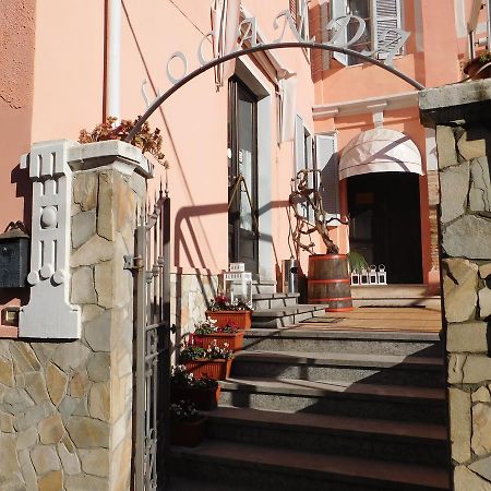 Il Duca Bianco Hotel Calosso Екстериор снимка
