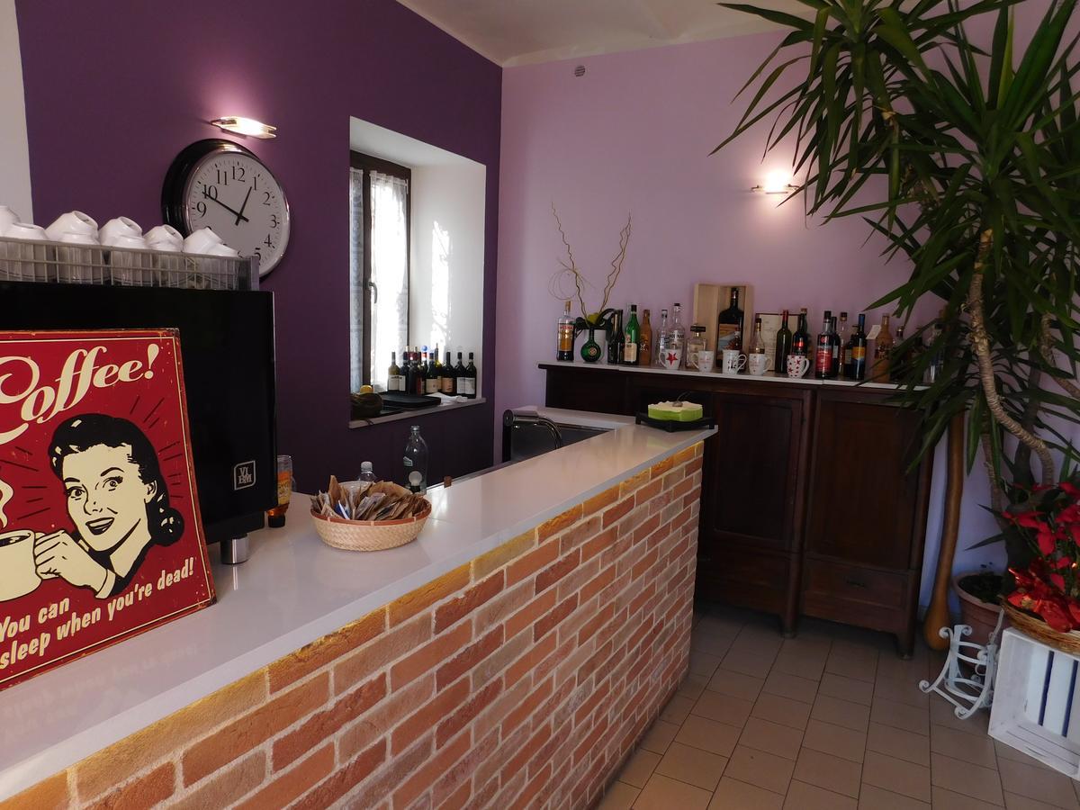 Il Duca Bianco Hotel Calosso Екстериор снимка