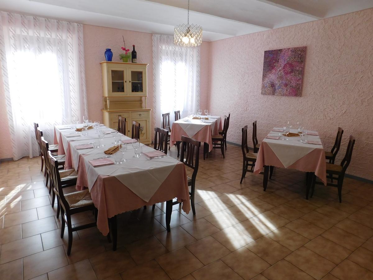 Il Duca Bianco Hotel Calosso Екстериор снимка