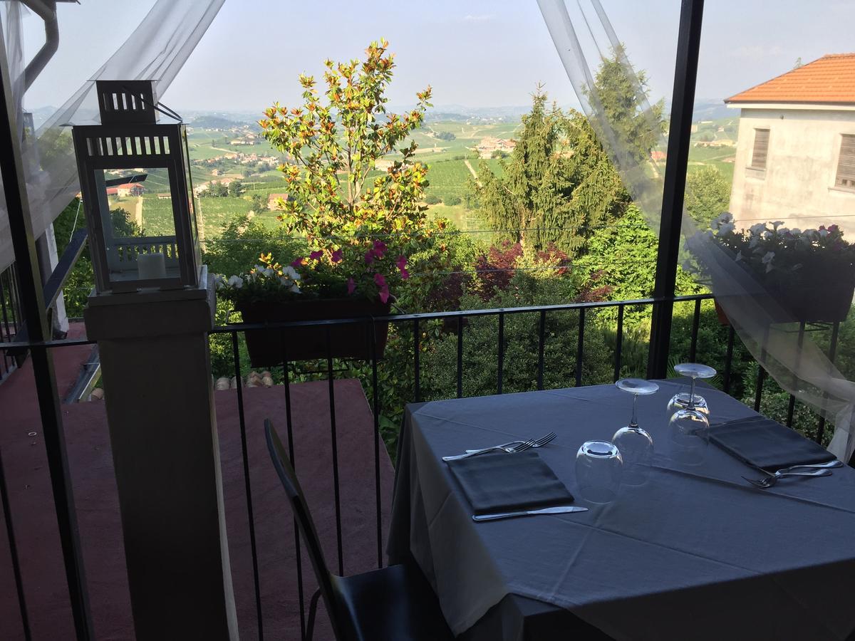 Il Duca Bianco Hotel Calosso Екстериор снимка